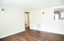 816 SW Parkview ST, Topeka, KS 66606