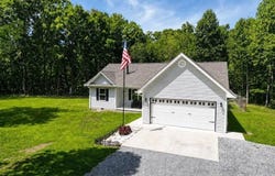 1561 Bicknell Rd, Clarkrange, TN 38553