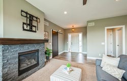 405 Ascot Lane, Robins, IA 52328