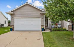 1600 Hunters Creek Way, Marion, IA 52302
