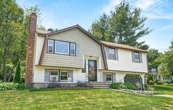 60 Oxford Rd, Dracut, MA 01826