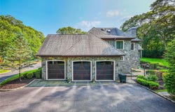 11 Victorian Lane, Brookville, NY 11545