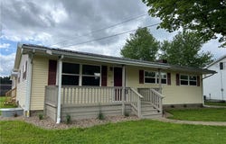 863 2nd Street SE, New Philadelphia, OH 44663