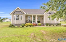 49 Mandi Lane, Rainsville, AL 35986