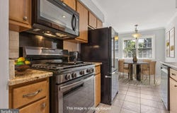 33 EASTON COURT, LAWRENCEVILLE, NJ 08648