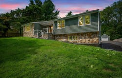 40 Lakeside Drive, Centerport, NY 11721