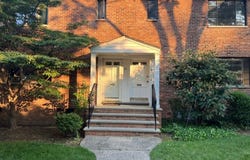 17a Troy Dr, Springfield Twp., NJ 07081-2002