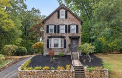 122 Winn St, Woburn, MA 01801