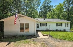 2471 Trent Hatchery, Appomattox, VA 24522