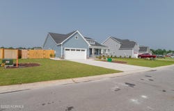432 Pebble Shore Drive, Sneads Ferry, NC 28460