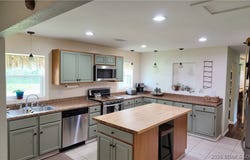 1014 Railroad Pond Road, Eldon, MO 65026