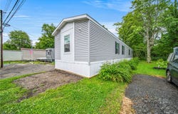 15 Eddie Road, Madison, OH 44057