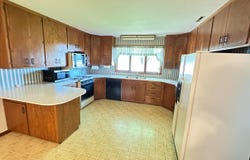 1215 NE 24th Avenue, Aberdeen, SD 57401