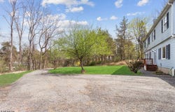 902 W Walnut Dr, Stillwater Twp., NJ 07860-4621