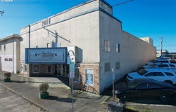 1954 UNION AVE, North Bend, OR 97459