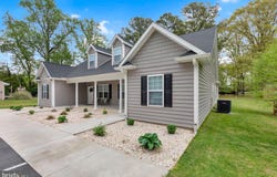 124 GORDON LANE, WARSAW, VA 22572