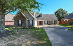 1367 N Pendulum Drive, Hernando, MS 38632