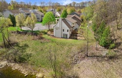 501 Drumlin Cv, Slinger, WI 53086