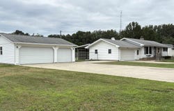 1403 Lakeview Boulevard, Warsaw, IN 46580