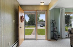 325 W GREENFIELD Avenue, ALGOMA, WI 54201