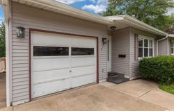 419 W 51ST Street, Davenport, IA 52806