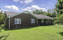 738 N. Broad Street, Lexington, TN 38351
