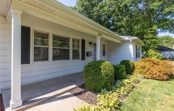 1009 W 97th Street, Kansas City, MO 64114
