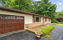 709 Stamper Lane, Godfrey, IL 62035