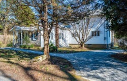 16 Skytop Road, Lebanon Twp, NJ 07853