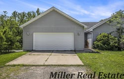 815 Mulberry Cove Drive, Nashville, MI 49073