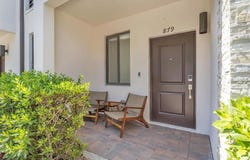 879 NE 211th St, Miami, FL 33179