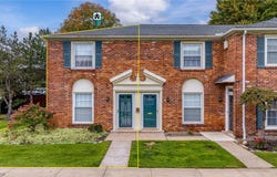 5616 Chelmsford Drive, Lyndhurst, OH 44124