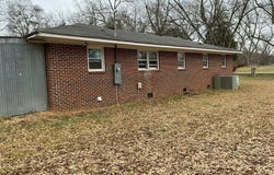 15 Cedar Street, Hartwell, GA 30643