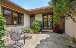 7 EQUESTRIAN LANE, BLUE BELL, PA 19422