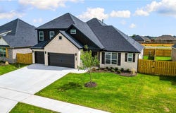 675 Primitivo Avenue, Tontitown, AR 72762