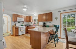 12 Gordon Lane, Yarmouth Port, MA 02675