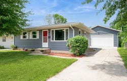 820 Hillview Drive, Marion, IA 52302