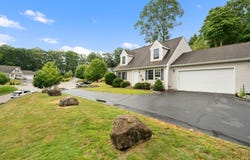 27 Crawford Lane, Groton, CT 06340