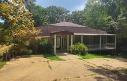 142 Mosley Drive, Pope, MS 38658