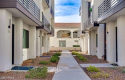 4220 N 32ND Street, Phoenix, AZ 85018