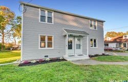 289 Pearl Harbor Street, Bridgeport, CT 06610