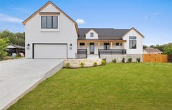 402 Fife DR, Spicewood, TX 78669