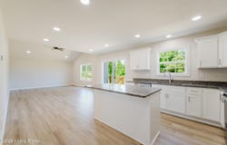 80 Valerie Ct, Brandenburg, KY 40108