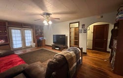 614 W Chestnut Street, Houston, MO 65483