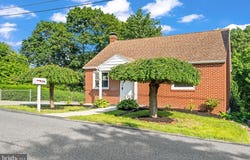 724 DUNKLE STREET, HARRISBURG, PA 17113