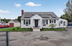 37 Blakely Ct, Fall River, MA 02720