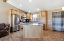 1513 E 67th St N, Sioux Falls, SD 57104