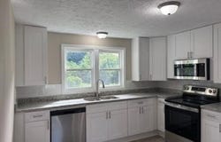 279 Hunter Dr., Chavies, KY 41727