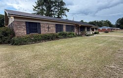 300 Rock Creek Rd, Headland, AL 36345