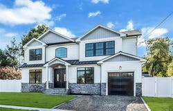 76 Wyoming Court, Syosset, NY 11791